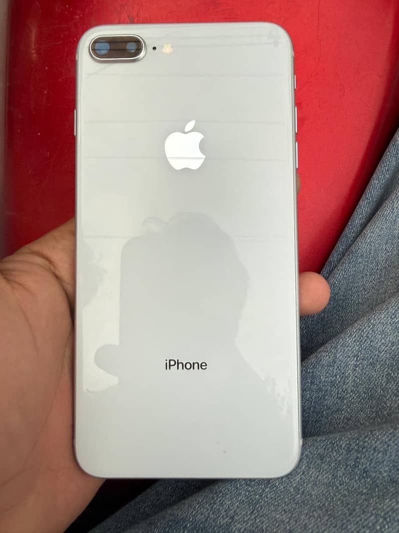 Apple iPhone 8 Plus 3