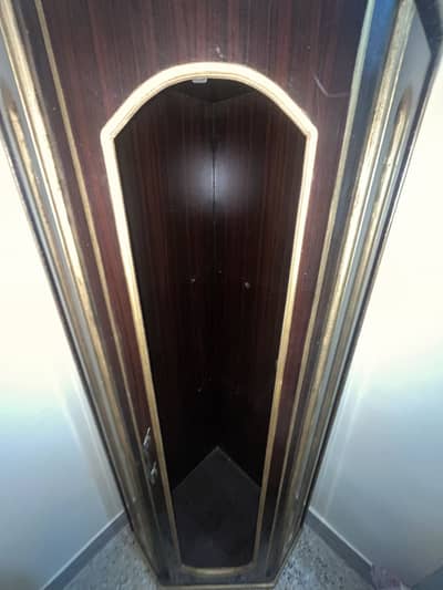 Single cupboard/wardrobe for sale