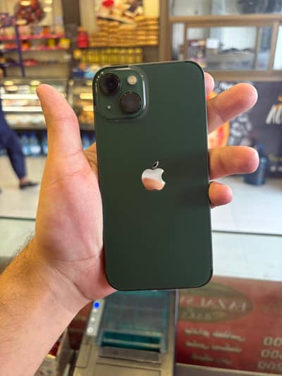 Apple iPhone 13