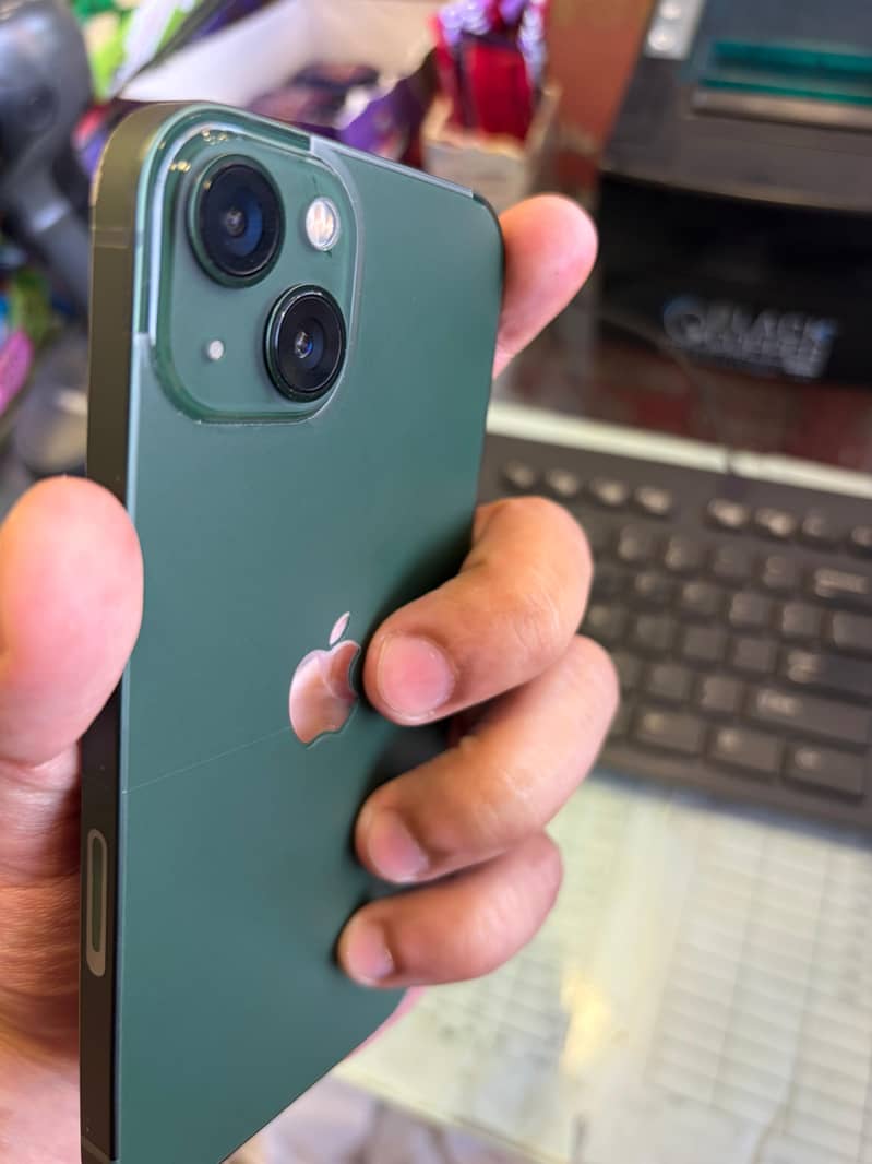 Apple iPhone 13 5