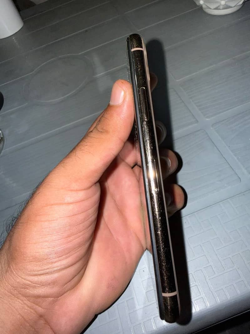 Apple iPhone 11 Pro 3