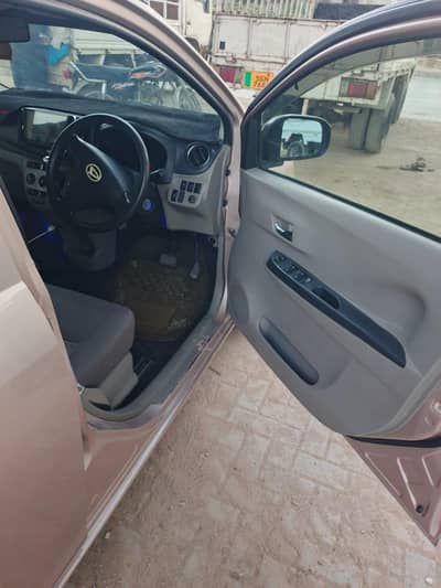 Daihatsu Mira 2013