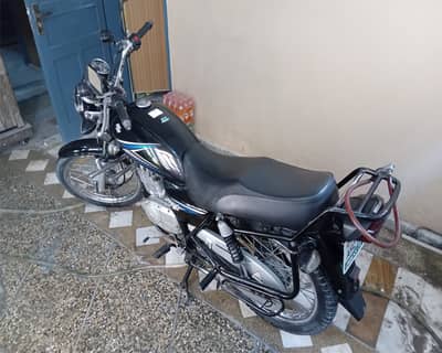 Suzuki GS 150 2015