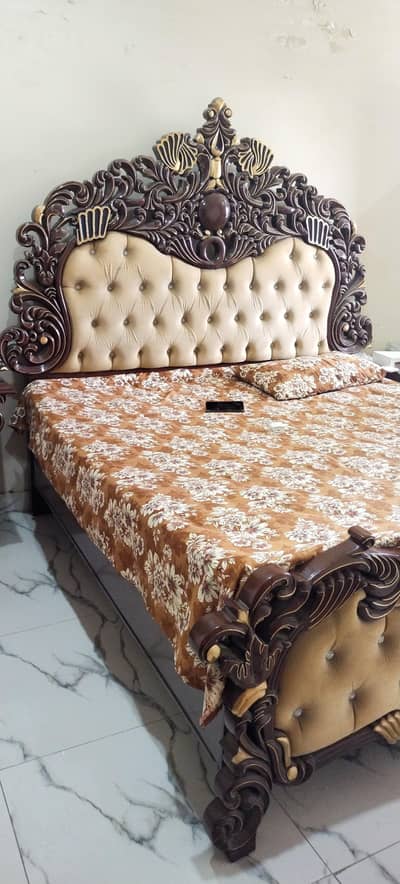 king size bed with dressing and site tables