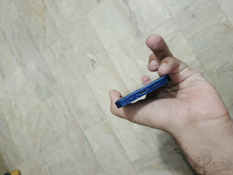 iPhone 12 mini 6