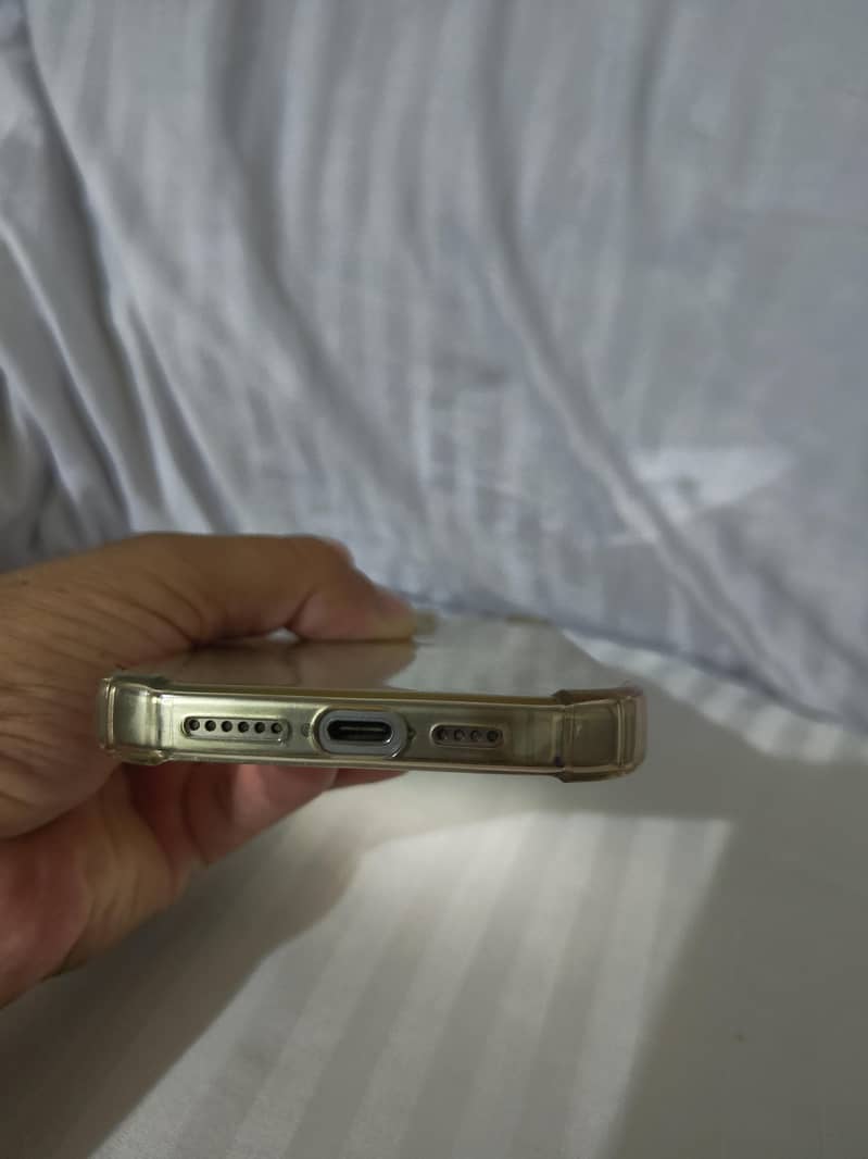 Apple iPhone 15 Pro Max 7