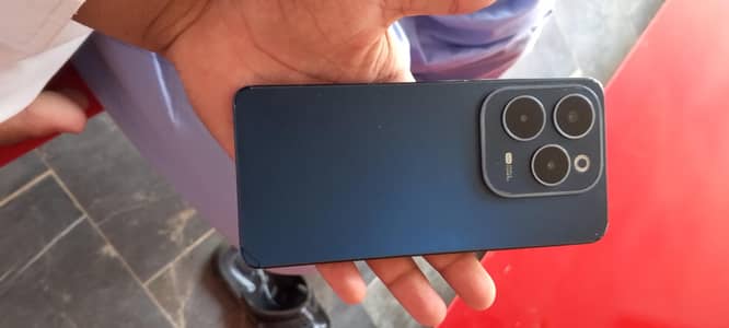 Infinix Hot 40