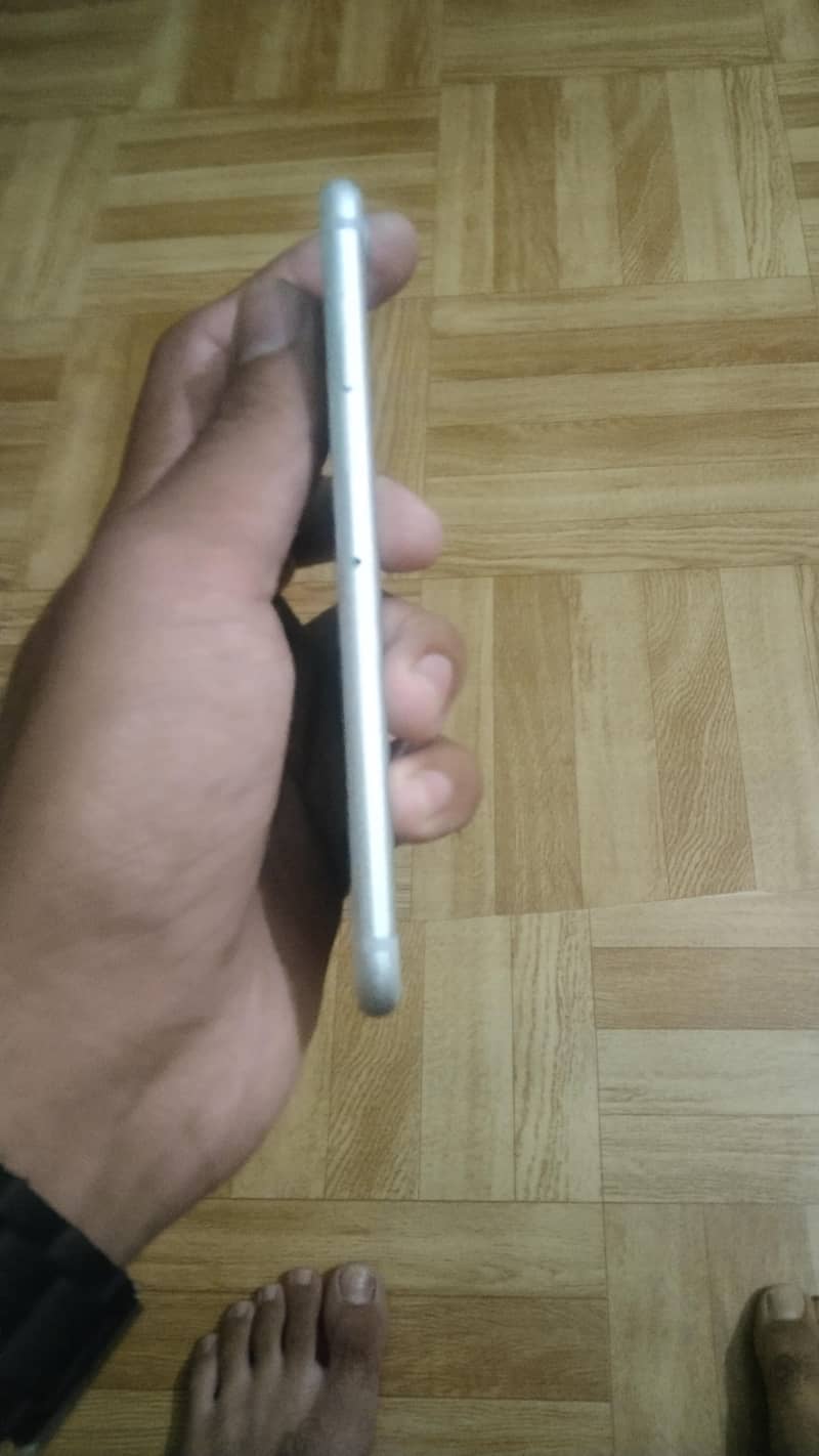 Apple iPhone 7 2