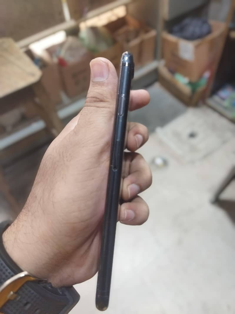 Apple iPhone 7 1