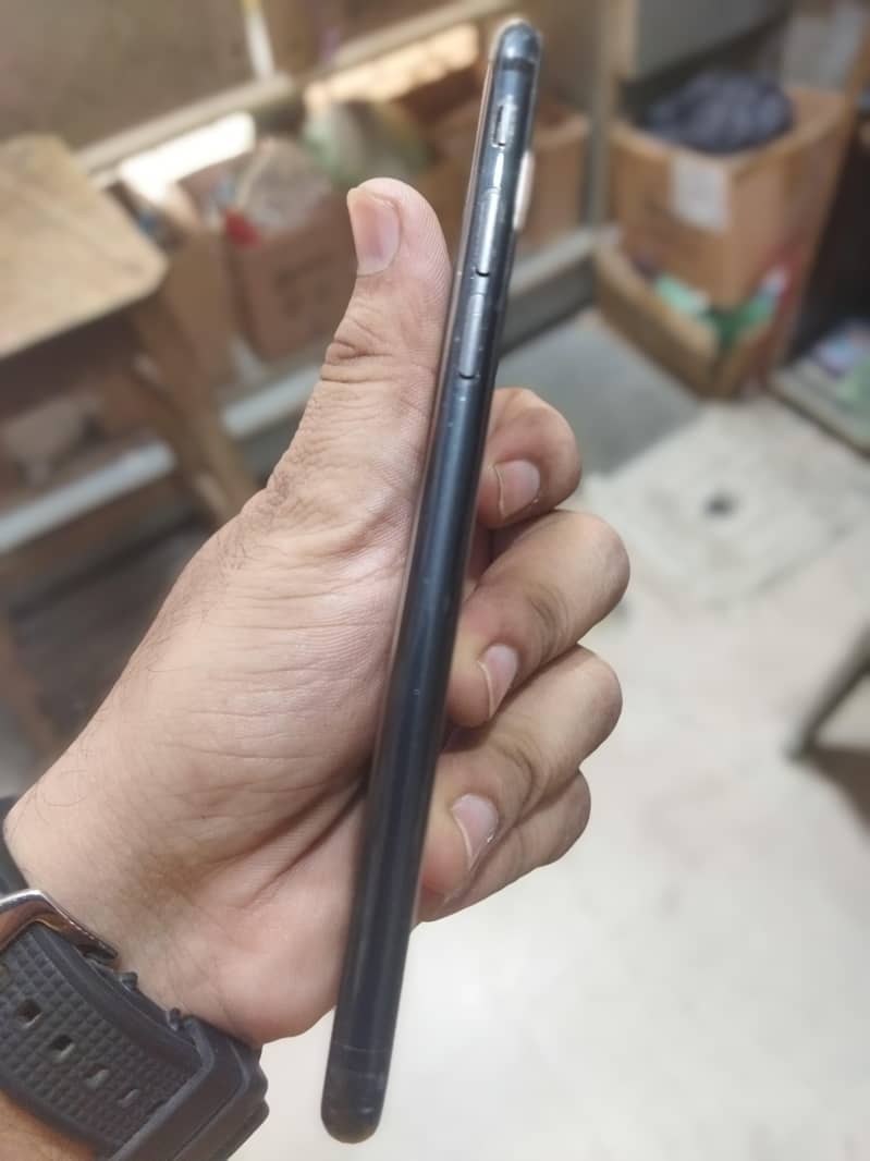 Apple iPhone 7 3