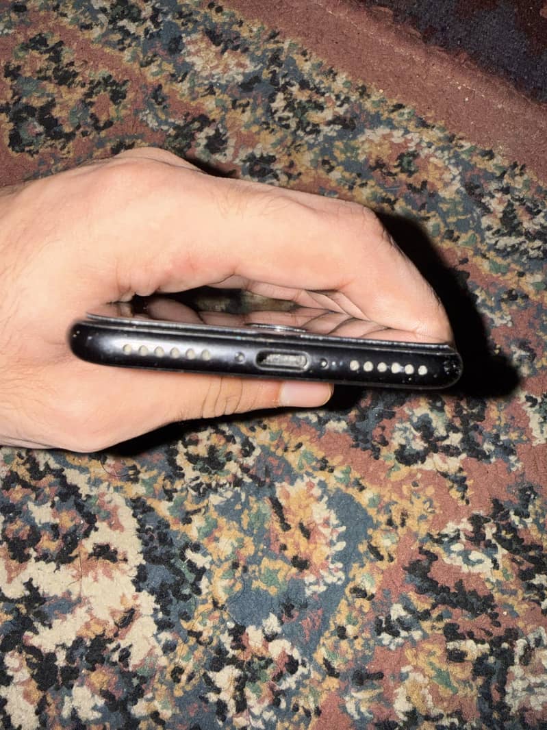 Apple iPhone 7 2