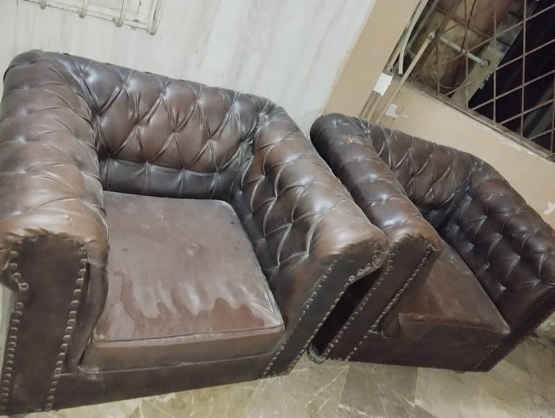 Two 1-seater sofas 0