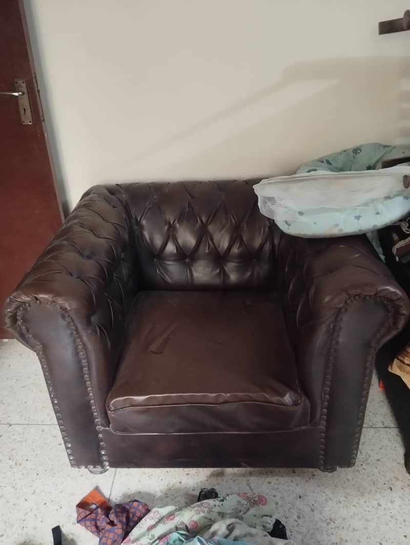 Two 1-seater sofas 3
