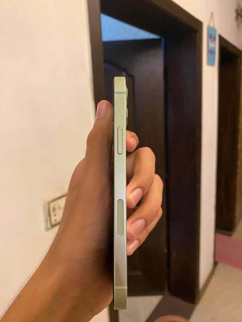 Apple iPhone 12 3