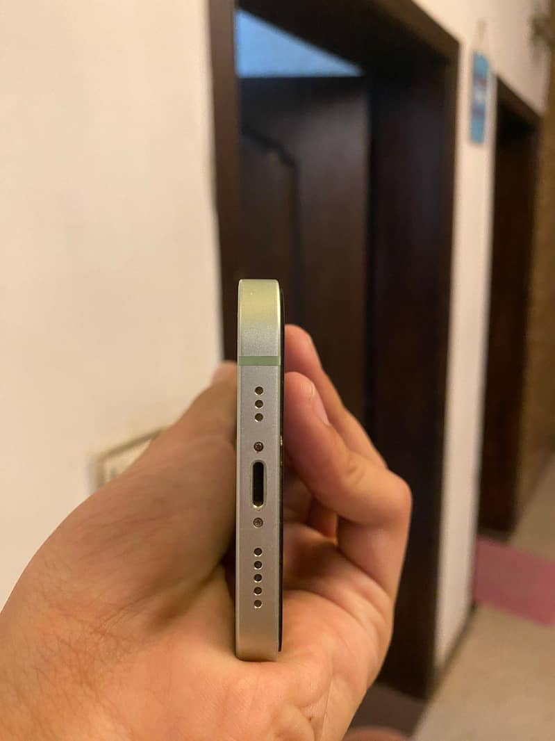Apple iPhone 12 5