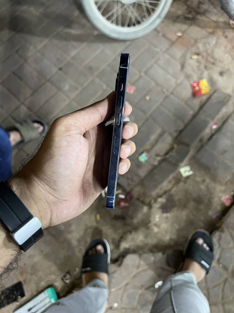 Apple iPhone 13 Pro 2