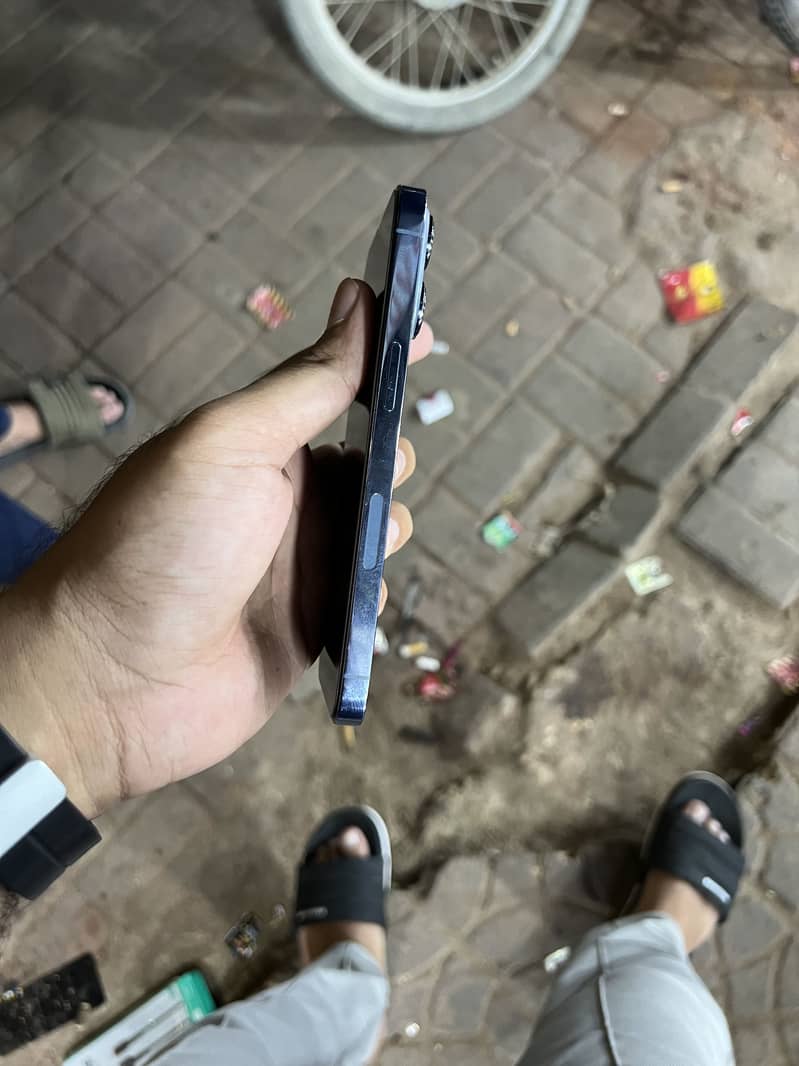 Apple iPhone 13 Pro 3