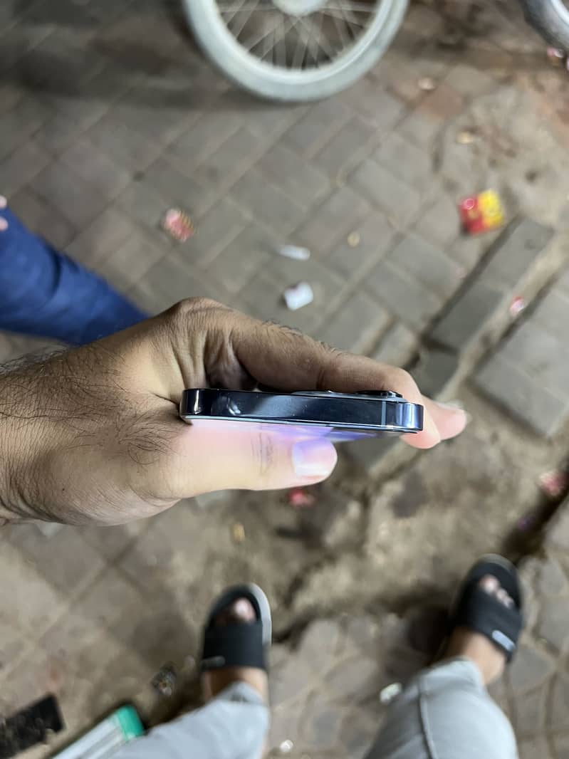 Apple iPhone 13 Pro 4