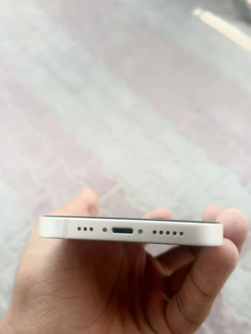 Apple iPhone 14 3