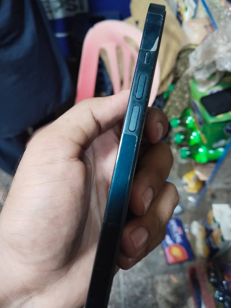 Apple iPhone 13 3