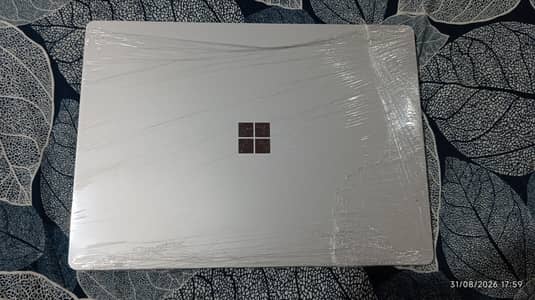 laptop Microsoft | touch and type | core i7 8th | 8GB RAM | 256GB SSD