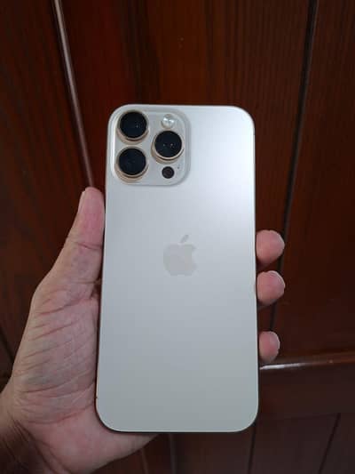 Apple iPhone 16 Pro Max