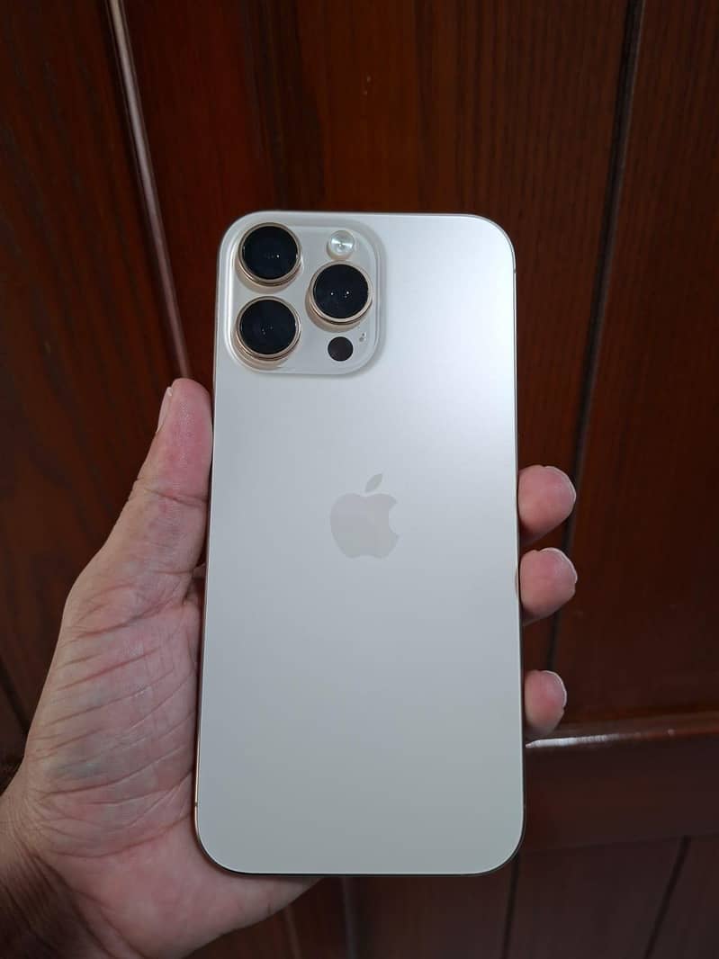 Apple iPhone 16 Pro Max 0