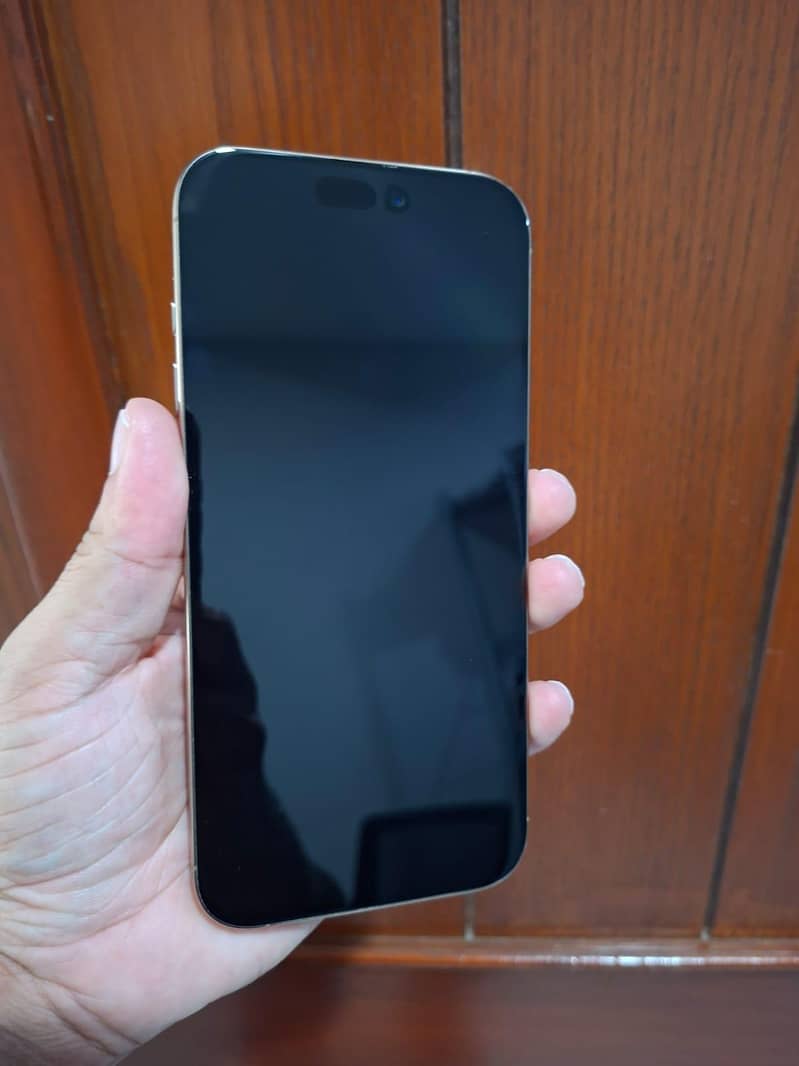 Apple iPhone 16 Pro Max 7