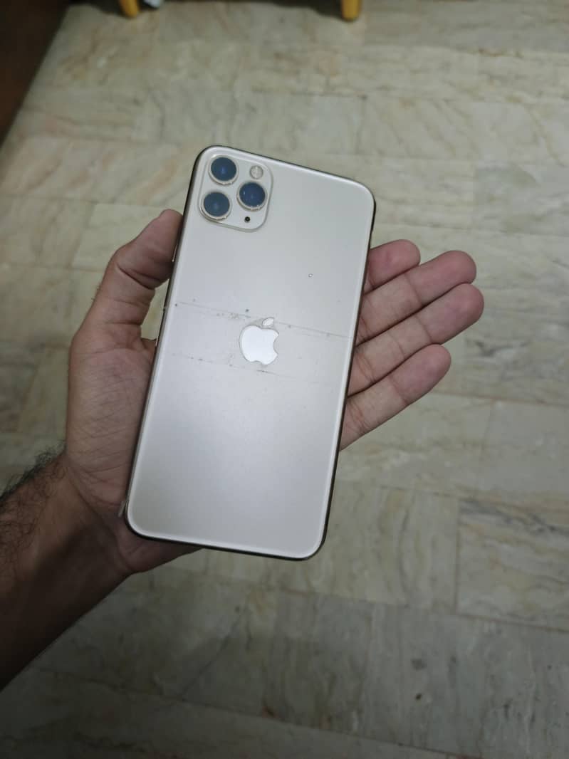 iPhone 11 Pro Max 1