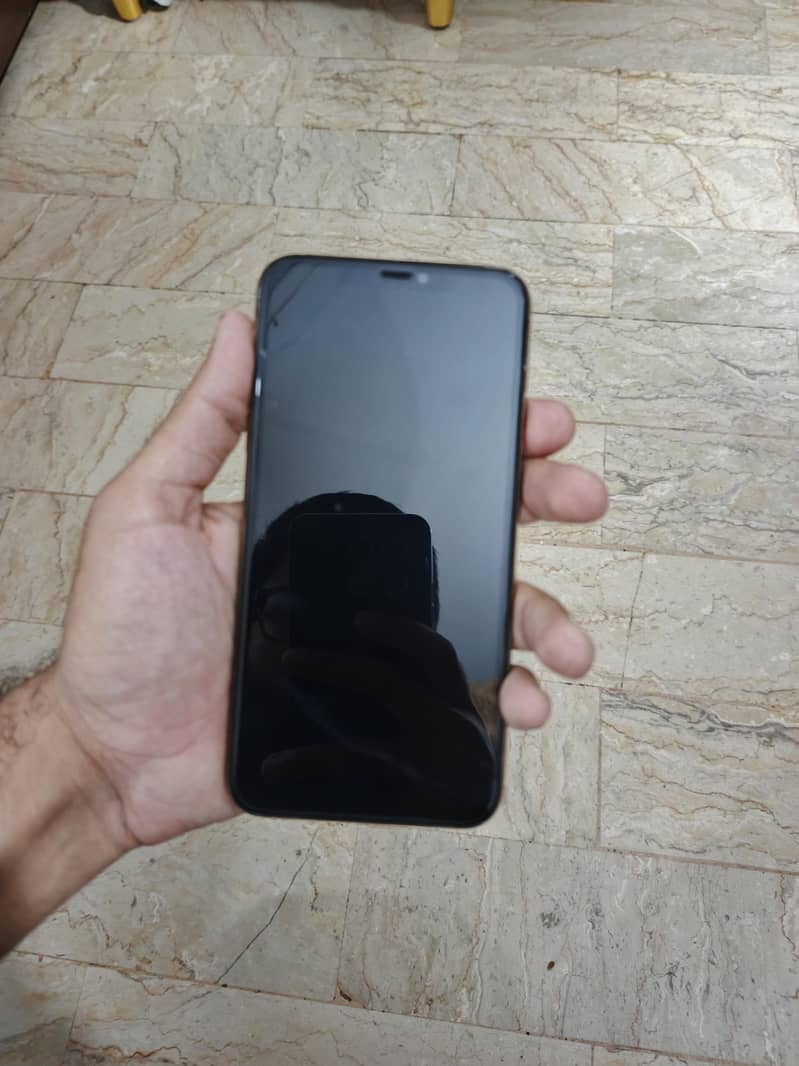 iPhone 11 Pro Max 10