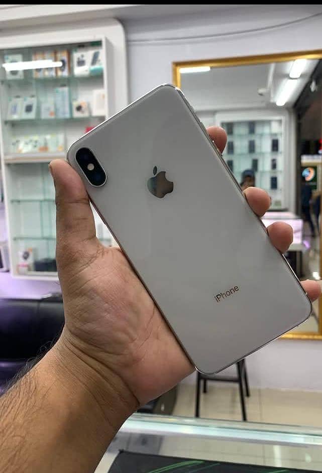 Apple iPhone XS Max 1