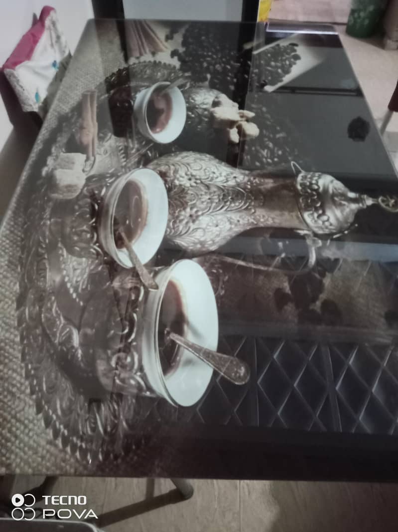 DINING TABLE 0
