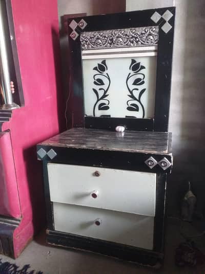 Double Bed Dressing With Side Table