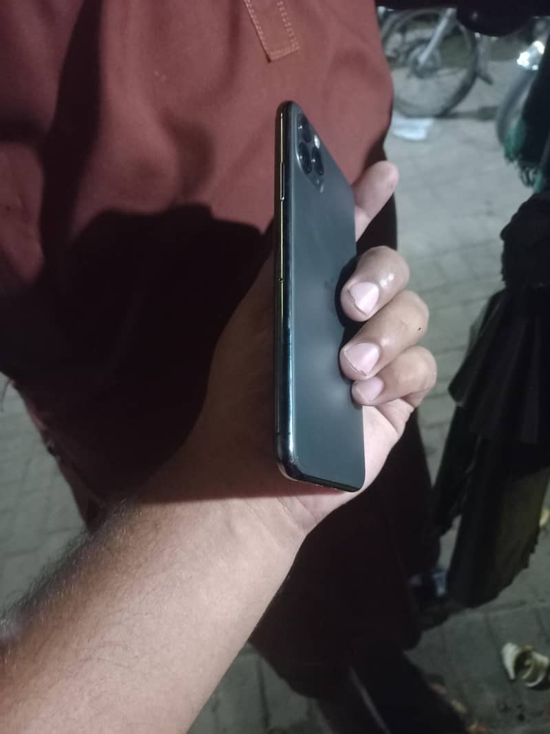 Apple iPhone 11 Pro Max 1