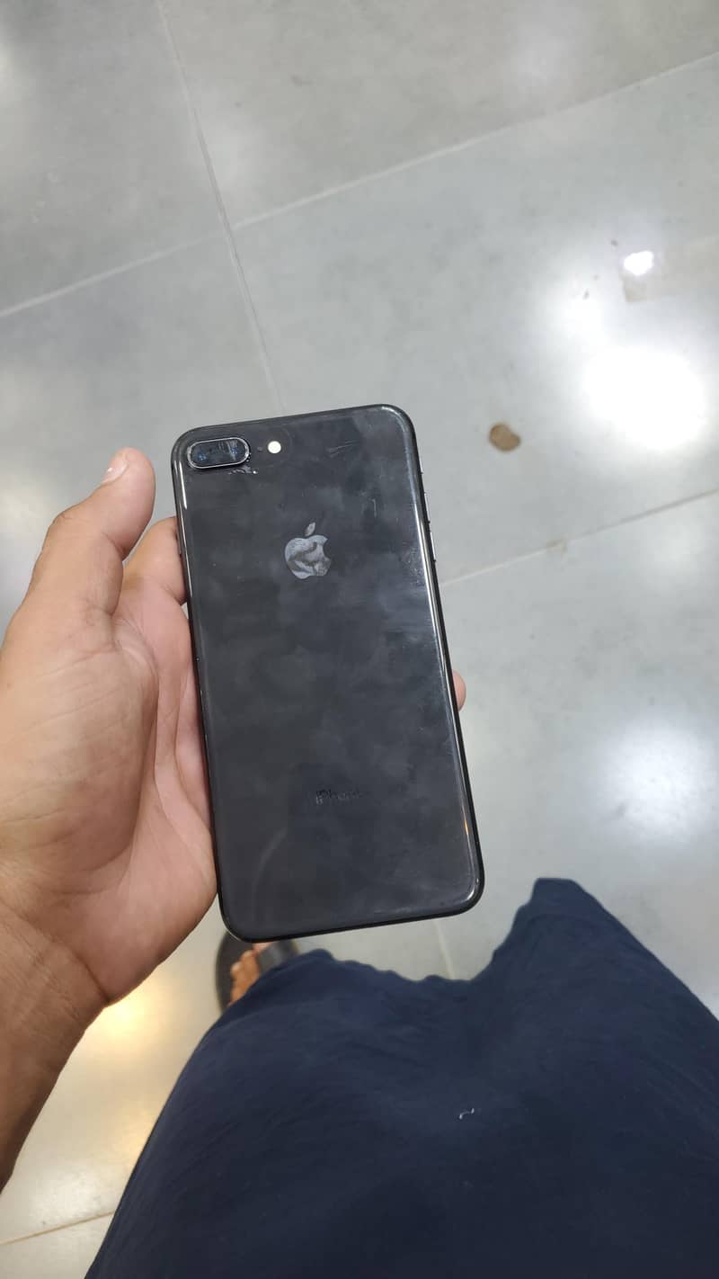 Apple iPhone 8 Plus 10