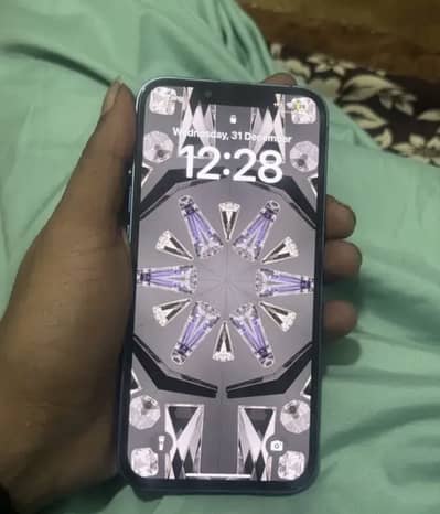 Apple iPhone 13
