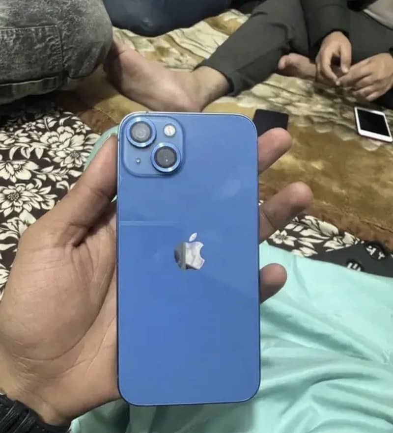 Apple iPhone 13 3