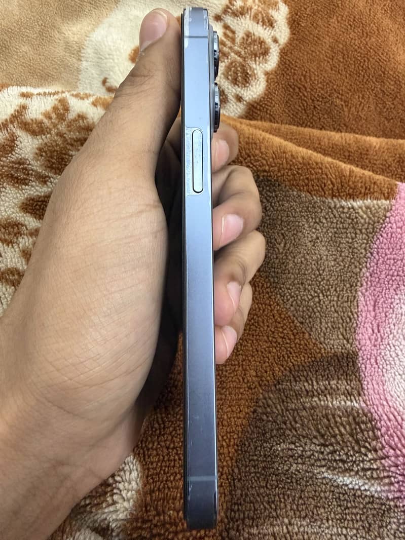 Apple iPhone 13 Pro 3