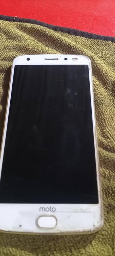 Motorola One Zoom