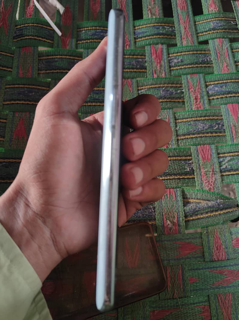One Plus 10T 4