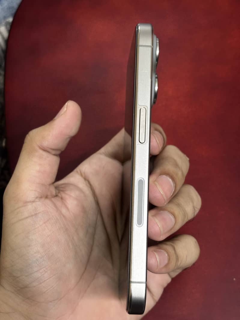 Apple iPhone 15 Pro 3