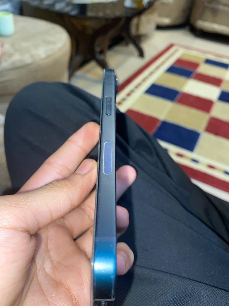 Apple iPhone 13 3