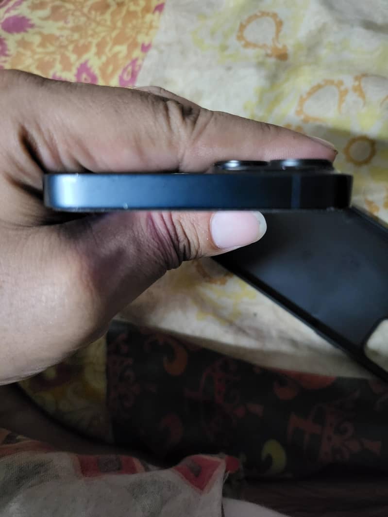 Apple iPhone 13 3