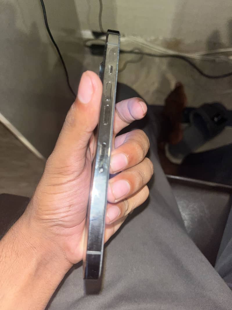 Apple iPhone 13 Pro 2