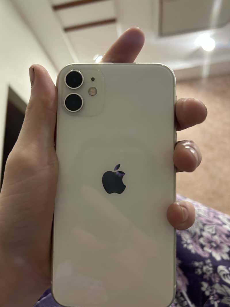 Apple iPhone 11 4