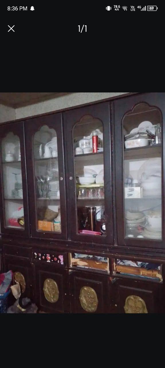wardrobe 0