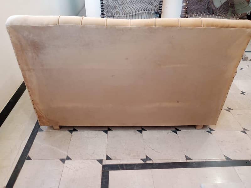 2 seater sofa 0