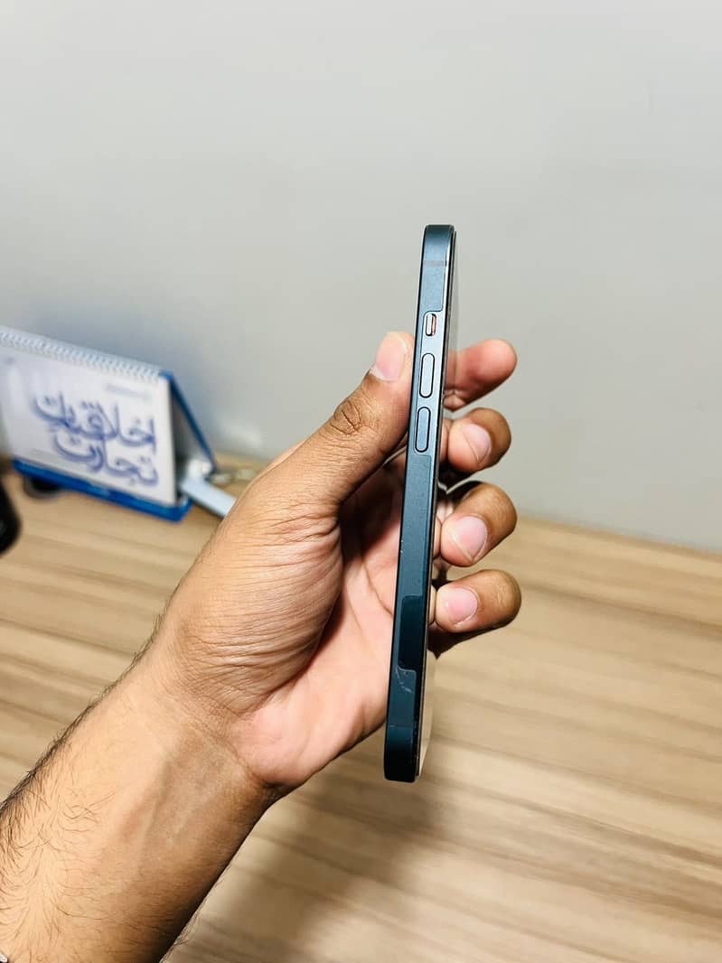 Apple iPhone 14 2