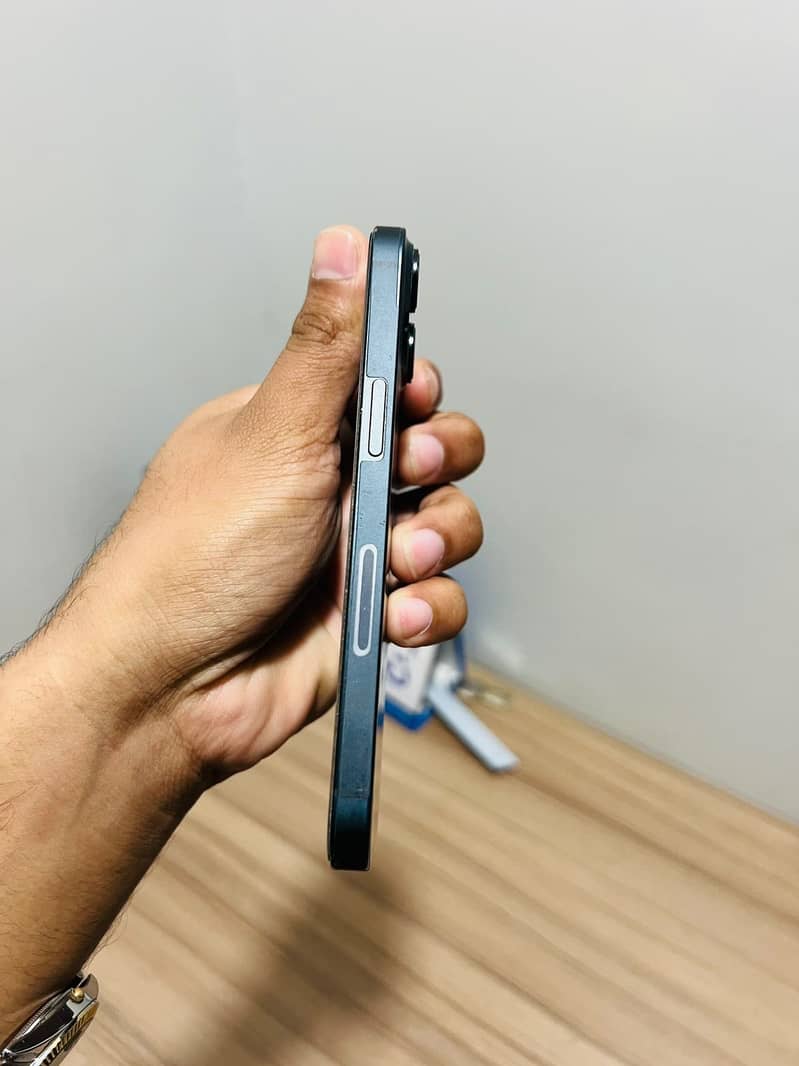 Apple iPhone 14 4