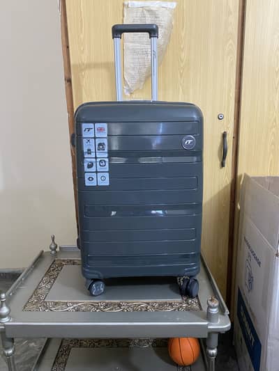 Cabin size 20 inches unbreakable material